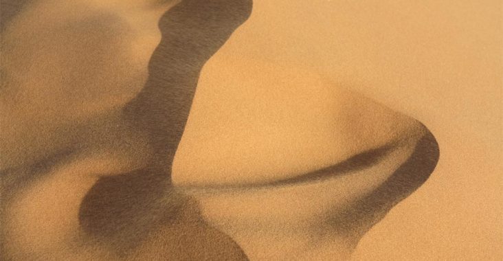 El viento y la arena forman figuras caprichosas. Foto J. Mayordomo