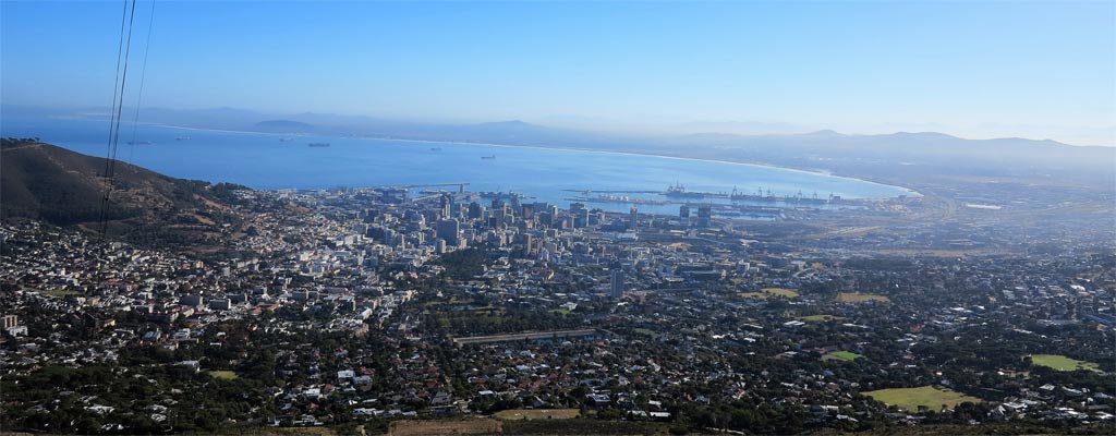 Una panorámica más desde la montaña de la Mesa de la Ciudad del Cabo./ Foto JM