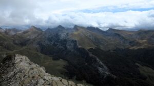 Una mirada sobre las cumbres pirenaicas./ Foto JM