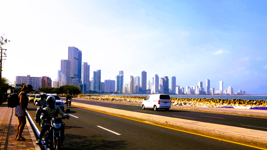 Vista general de la Cartagena de Indias moderna. Rascacielos en Bocamanga./ Foto JM