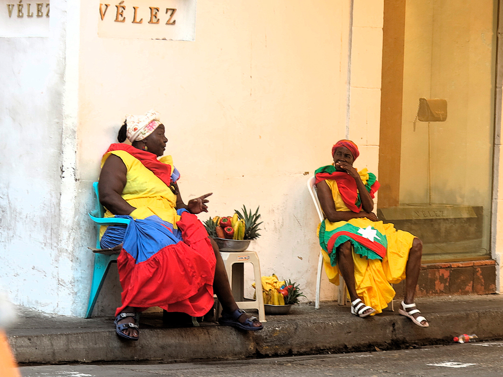 Mujeres ataviadas para los turistas que quieran hacerse una foto./ Foto JM