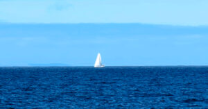 Madeira, el mar y el velero./ Foto JM