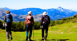 Caminando y mirando al infinito, al final siempre se llega./ Foto JM