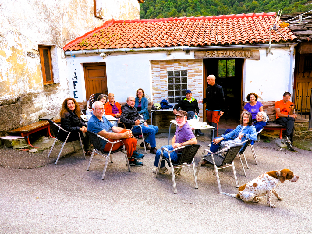 Aquí estamos dispuestos a empezar nuestra ruta de seis días./ Foto JM