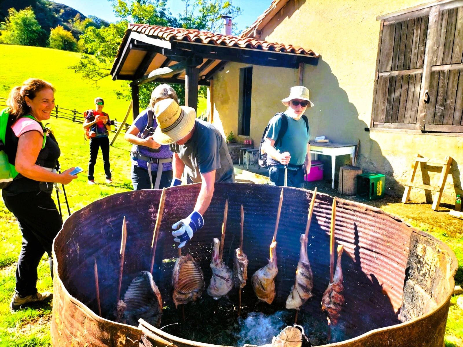 El asador de patas de cordero./ Foto Maruja