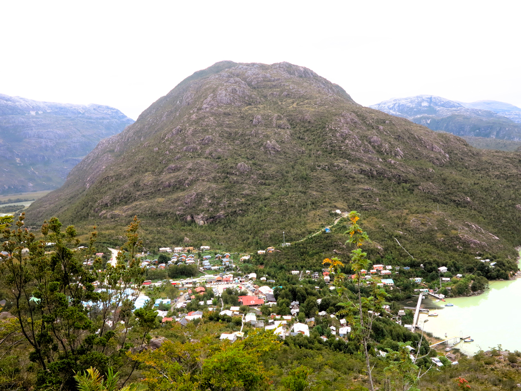 Vista general de Caleta Tortel desde el Cerro./ Foto JM